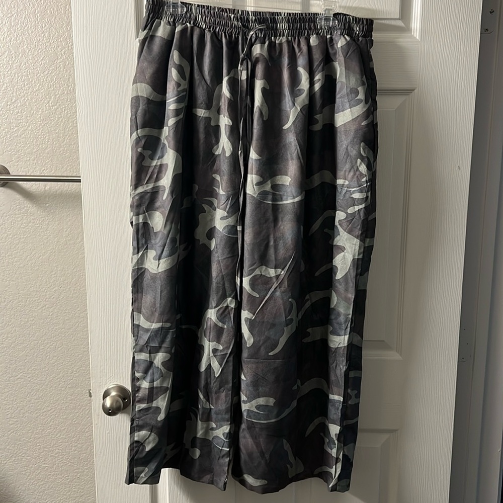 Xpluswear - camouflage palazzo pant